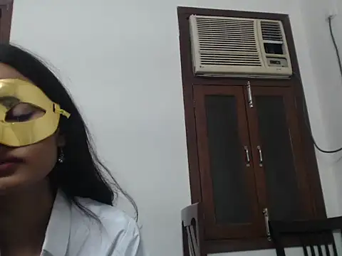 Kinky kaira  online show from September 10, 2025, 5:40 am
