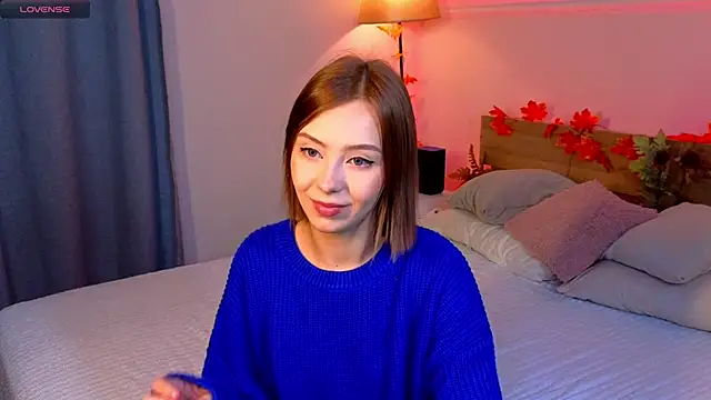 LumMina online show from October 3, 2025, 10:12 am