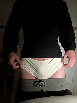 Snapshot of Jamilo_young chatting on September 30, 2025, 10:26 pm Jamilo young online show from September 30, 2025, 10:26 pm