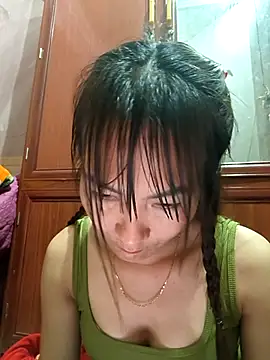 Snapshot of Yumyum_kiw chatting on December 5, 2025, 5:05 am Yumyum kiw online show from December 5, 2025, 5:05 am