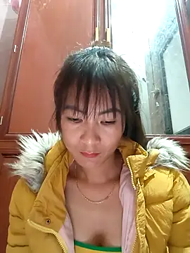 Snapshot of Yumyum_kiw chatting on December 17, 2025, 3:01 am Yumyum kiw online show from December 17, 2025, 3:01 am