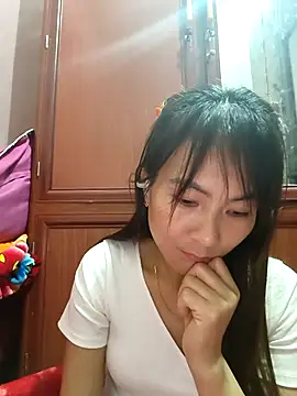 Snapshot of Yumyum_kiw chatting on December 17, 2025, 3:18 pm Yumyum kiw online show from December 17, 2025, 3:18 pm