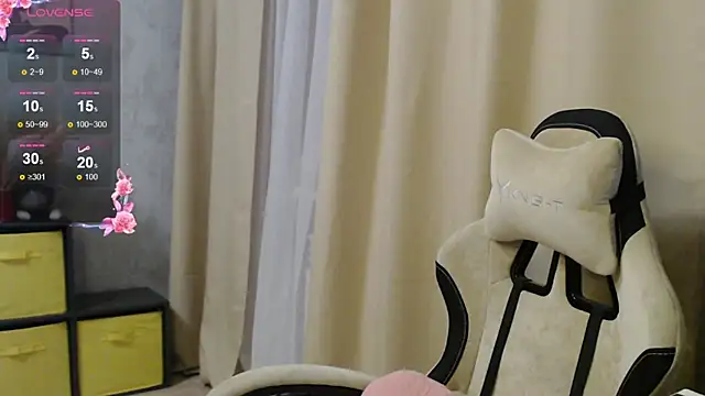 harpermoss online show from November 6, 2025, 7:48 pm