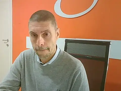 Snapshot of max79ve31 chatting on October 6, 2025, 11:51 am max79ve31 online show from October 6, 2025, 11:51 am