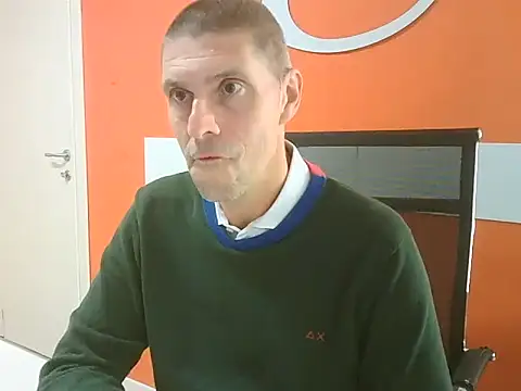 Snapshot of max79ve31 chatting on October 10, 2025, 12:26 pm max79ve31 online show from October 10, 2025, 12:26 pm