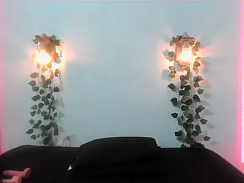 Naty1gomez online show from May 14, 2026, 2:18 am