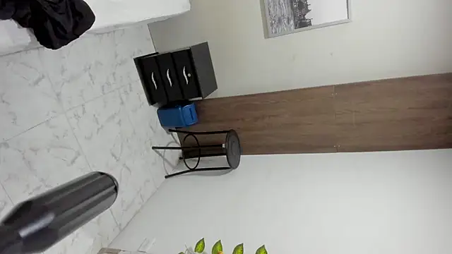 johan miller0 online show from October 8, 2025, 10:46 am