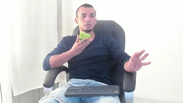 johan miller0 online show from November 11, 2025, 11:54 am