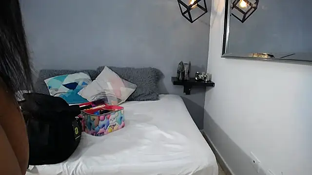 Luciana Graay online show from October 8, 2025, 1:09 pm