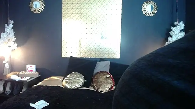 kinky momm online show from April 13, 2026, 2:33 pm