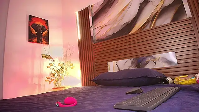 Evelin thompsson online show from October 2, 2025, 3:13 am