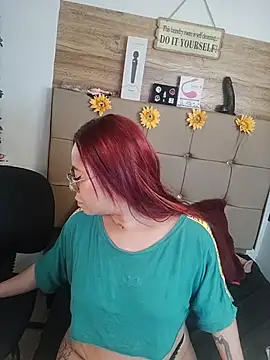 MIA  SPENCER online show from November 24, 2025, 9:47 pm