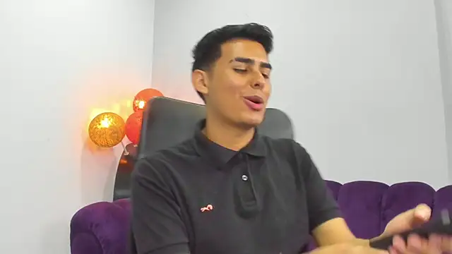 Matthewlodge online show from November 10, 2025, 1:32 pm