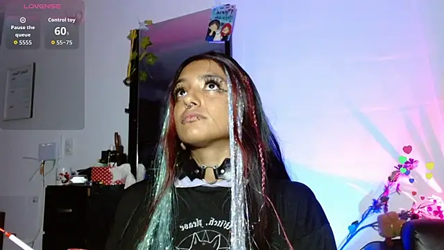 carolinerue online show from October 8, 2025, 8:23 am