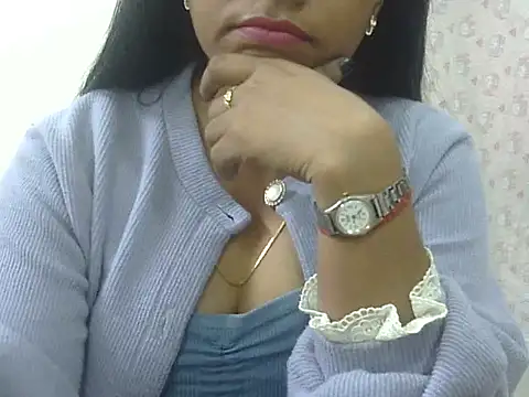 Snapshot of MISS_SOMIYA chatting on November 10, 2025, 5:01 pm MISS SOMIYA online show from November 10, 2025, 5:01 pm