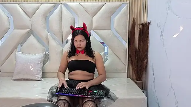 antonela tp online show from October 25, 2025, 1:07 pm