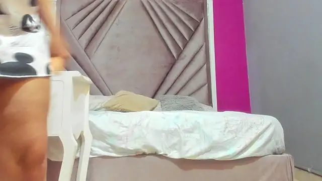 natasha bigbooty online show from October 7, 2025, 12:57 pm