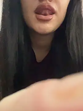 Snapshot of Molly-molly- chatting on November 6, 2025, 7:20 am Molly-molly- online show from November 6, 2025, 7:20 am