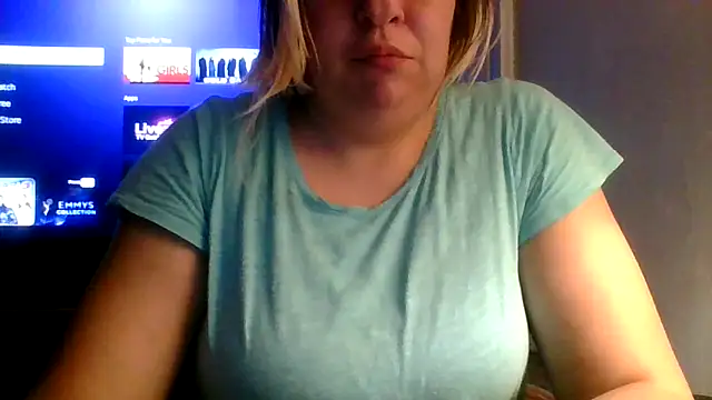 Snapshot of Gabbygade chatting on September 17, 2025, 7:32 am Gabbygade online show from September 17, 2025, 7:32 am