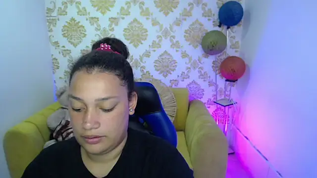 Snapshot of keiry_m chatting on October 15, 2025, 2:44 am keiry m online show from October 15, 2025, 2:44 am