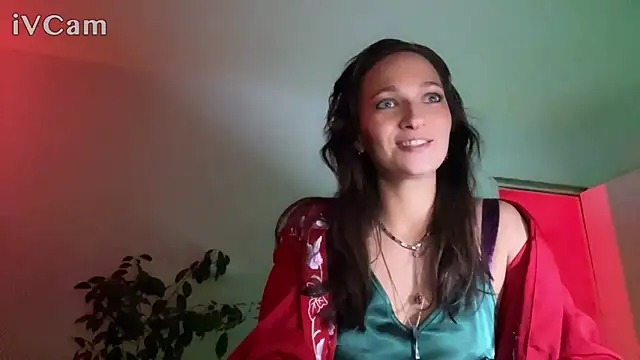 Snapshot of Feela_soula chatting on September 21, 2025, 7:15 pm Feela soula online show from September 21, 2025, 7:15 pm