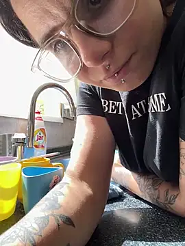 Brutecia2002 online show from April 3, 2026, 10:46 am