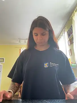 Brutecia2002 online show from April 13, 2026, 9:59 am