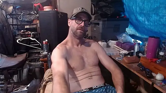 Snapshot of PeterHanglin chatting on March 19, 2026, 8:35 pm PeterHanglin online show from March 19, 2026, 8:35 pm