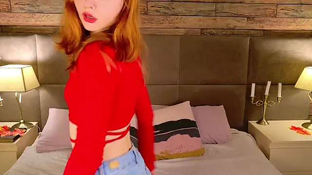 AlisHanson online show from November 18, 2025, 7:40 pm