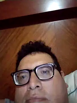 Snapshot of Santiagoqro85 chatting on October 4, 2025, 12:36 pm Santiagoqro85 online show from October 4, 2025, 12:36 pm