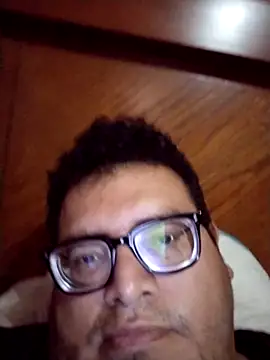 Snapshot of Santiagoqro85 chatting on October 8, 2025, 12:47 pm Santiagoqro85 online show from October 8, 2025, 12:47 pm