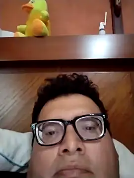 Snapshot of Santiagoqro85 chatting on October 9, 2025, 5:33 pm Santiagoqro85 online show from October 9, 2025, 5:33 pm