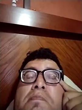 Snapshot of Santiagoqro85 chatting on October 10, 2025, 12:48 pm Santiagoqro85 online show from October 10, 2025, 12:48 pm