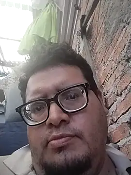 Snapshot of Santiagoqro85 chatting on October 13, 2025, 7:25 pm Santiagoqro85 online show from October 13, 2025, 7:25 pm