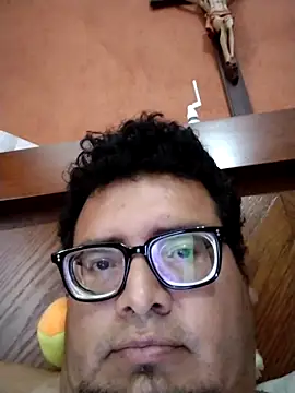 Snapshot of Santiagoqro85 chatting on October 29, 2025, 7:04 pm Santiagoqro85 online show from October 29, 2025, 7:04 pm