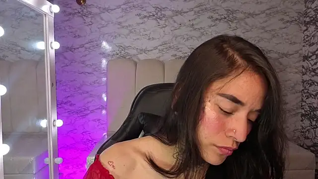 kataleya t online show from October 3, 2025, 3:25 am