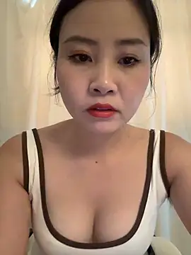 wly2028 online show from October 4, 2025, 4:54 am