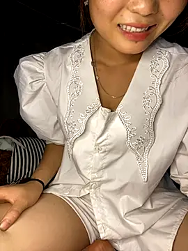 Snapshot of Thanh-18 chatting on September 19, 2025, 2:07 pm Thanh-18 online show from September 19, 2025, 2:07 pm