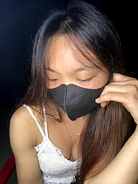 Snapshot of Thanh-18 chatting on September 24, 2025, 1:36 pm Thanh-18 online show from September 24, 2025, 1:36 pm