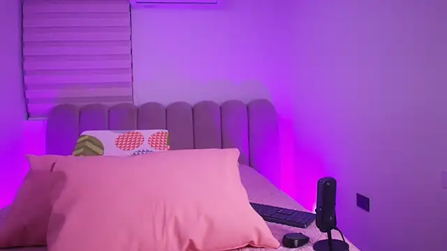 abbyrouss  online show from November 28, 2025, 3:09 am