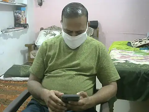 Famit025 online show from February 23, 2026, 5:32 pm