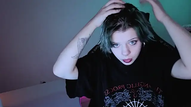 Alice Zev online show from September 18, 2025, 8:22 pm