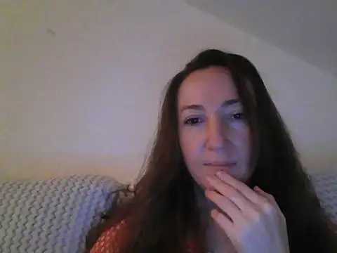 Snapshot of Valessya chatting on May 3, 2026, 8:59 pm Valessya online show from May 3, 2026, 8:59 pm