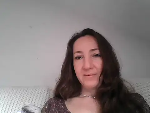 Snapshot of Valessya chatting on May 21, 2026, 2:35 pm Valessya online show from May 21, 2026, 2:35 pm