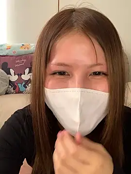 Snapshot of -Hikari-00- chatting on November 7, 2025, 4:34 am -Hikari-00- online show from November 7, 2025, 4:34 am