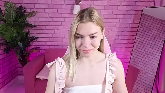 Margo Robbbie online show from November 4, 2025, 1:16 am