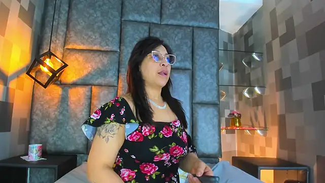 Jenni Zeller online show from October 16, 2025, 11:39 pm