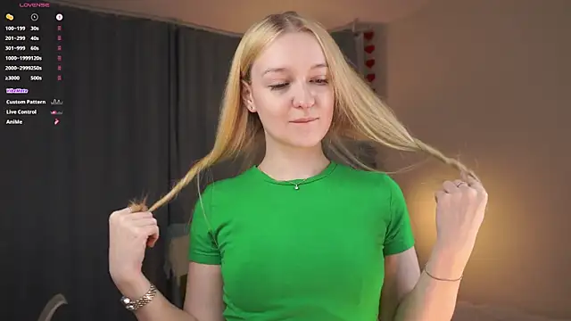 Snapshot of KrishnaSimmons chatting on October 2, 2025, 8:16 pm KrishnaSimmons online show from October 2, 2025, 8:16 pm