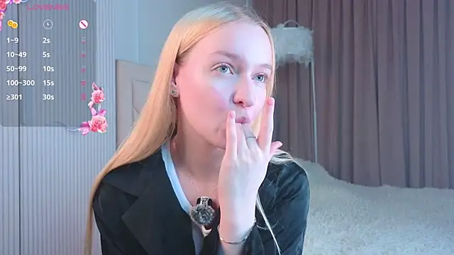 Snapshot of KrishnaSimmons chatting on October 28, 2025, 7:38 pm KrishnaSimmons online show from October 28, 2025, 7:38 pm