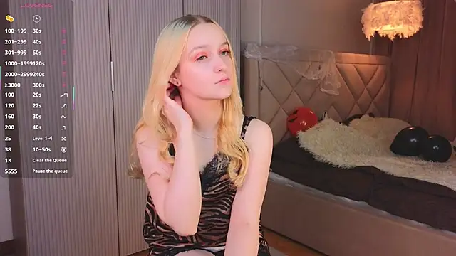 Snapshot of KrishnaSimmons chatting on October 31, 2025, 8:10 pm KrishnaSimmons online show from October 31, 2025, 8:10 pm